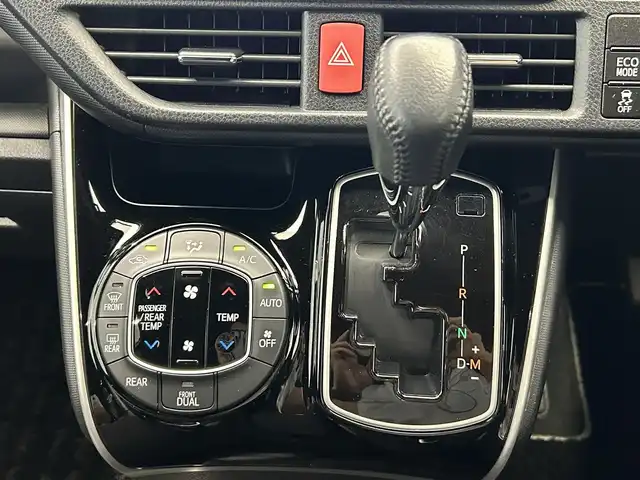 トヨタ ヴォクシー ZS 煌 鹿児島県 2018(平30)年 7.5万km ブラック ワンオーナー/社外ナビ（NX617）/バックカメラ/両側パワースライドドア/前後ドライブレコーダー/ETC/フルセグTV/アダプティブクルーズコントロール/レーンキープアシスト/社外マフラー/純正フロアマット/革調シートカバー/アイドリングストップ/ドアバイザー/社外19インチアルミホイール（RAY’ｓ）/LEDヘッドライト
