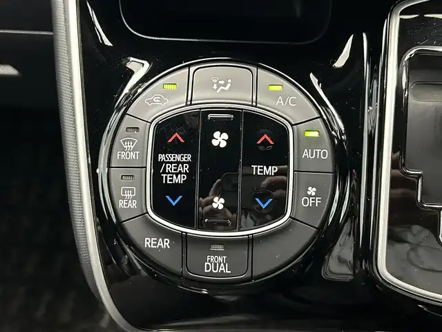 トヨタ ヴォクシー ZS 煌 鹿児島県 2018(平30)年 7.5万km ブラック ワンオーナー/社外ナビ（NX617）/バックカメラ/両側パワースライドドア/前後ドライブレコーダー/ETC/フルセグTV/アダプティブクルーズコントロール/レーンキープアシスト/社外マフラー/純正フロアマット/革調シートカバー/アイドリングストップ/ドアバイザー/社外19インチアルミホイール（RAY’ｓ）/LEDヘッドライト