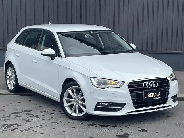 アウディ Ａ３ SB 1．8 TFSIクワトロ 青森県 2014(平26)年 2.9万km パール ４WD/純正メーカーナビ/(AM/FM/CD/DVD/Bluetooth/フルセグTV)/バックカメラ/電動パーキング/パドルシフト/スタートストップシステム/LEDオートライト/ステアリングスイッチ/後方ドライブレコーダー/純正1７インチAW/ETC/オートエアコン/ABS/エアバック　W/サイド/カーテン/前後コーナー/横滑り防止機能/スペアキー×1/保証書/取扱説明書/ナビ取扱説明書
