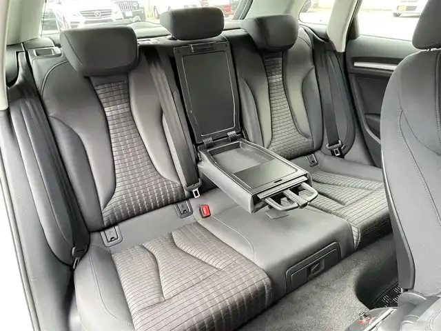 アウディ Ａ３ SB 1．8 TFSIクワトロ 青森県 2014(平26)年 2.9万km パール ４WD/純正メーカーナビ/(AM/FM/CD/DVD/Bluetooth/フルセグTV)/バックカメラ/電動パーキング/パドルシフト/スタートストップシステム/LEDオートライト/ステアリングスイッチ/後方ドライブレコーダー/純正1７インチAW/ETC/オートエアコン/ABS/エアバック　W/サイド/カーテン/前後コーナー/横滑り防止機能/スペアキー×1/保証書/取扱説明書/ナビ取扱説明書