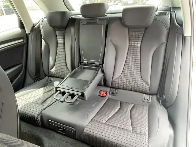アウディ Ａ３ SB 1．8 TFSIクワトロ 青森県 2014(平26)年 2.9万km パール ４WD/純正メーカーナビ/(AM/FM/CD/DVD/Bluetooth/フルセグTV)/バックカメラ/電動パーキング/パドルシフト/スタートストップシステム/LEDオートライト/ステアリングスイッチ/後方ドライブレコーダー/純正1７インチAW/ETC/オートエアコン/ABS/エアバック　W/サイド/カーテン/前後コーナー/横滑り防止機能/スペアキー×1/保証書/取扱説明書/ナビ取扱説明書