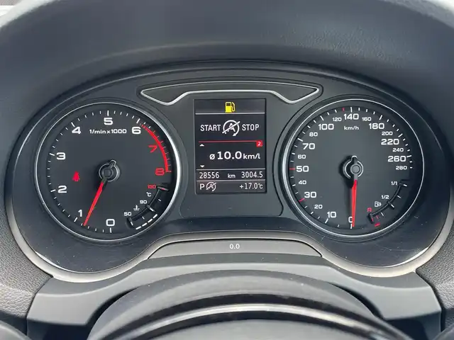 アウディ Ａ３ SB 1．8 TFSIクワトロ 青森県 2014(平26)年 2.9万km パール ４WD/純正メーカーナビ/(AM/FM/CD/DVD/Bluetooth/フルセグTV)/バックカメラ/電動パーキング/パドルシフト/スタートストップシステム/LEDオートライト/ステアリングスイッチ/後方ドライブレコーダー/純正1７インチAW/ETC/オートエアコン/ABS/エアバック　W/サイド/カーテン/前後コーナー/横滑り防止機能/スペアキー×1/保証書/取扱説明書/ナビ取扱説明書