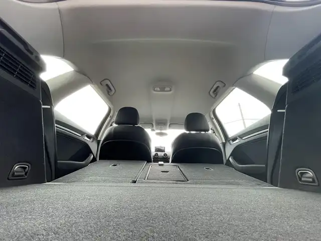 アウディ Ａ３ SB 1．8 TFSIクワトロ 青森県 2014(平26)年 2.9万km パール ４WD/純正メーカーナビ/(AM/FM/CD/DVD/Bluetooth/フルセグTV)/バックカメラ/電動パーキング/パドルシフト/スタートストップシステム/LEDオートライト/ステアリングスイッチ/後方ドライブレコーダー/純正1７インチAW/ETC/オートエアコン/ABS/エアバック　W/サイド/カーテン/前後コーナー/横滑り防止機能/スペアキー×1/保証書/取扱説明書/ナビ取扱説明書