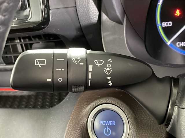 トヨタ ヤリスクロス ハイブリッド Z 福岡県 2021(令3)年 3.2万km ブラックマイカ/ホワイトパールクリスタルシャイン 2トーン 禁煙車/純正ディスプレイオーディオ/・AM/FM/BT/Mira cast/USB/・全方位カメラ/トヨタセーフティセンス/ブレーキホールド/ハーフレザーシート/・シートヒーター(D/N)/・パワーシート(D)/革巻きステアリング/・ステアリングヒーター/・ステアリングリモコン/ETC/ドライブレコーダー前後/スマートキー/・プッシュスタート/純正18インチアルミホイール/純正フロアマット