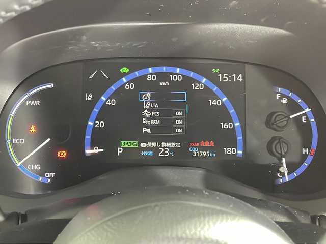 トヨタ ヤリスクロス ハイブリッド Z 福岡県 2021(令3)年 3.2万km ブラックマイカ/ホワイトパールクリスタルシャイン 2トーン 禁煙車/純正ディスプレイオーディオ/・AM/FM/BT/Mira cast/USB/・全方位カメラ/トヨタセーフティセンス/ブレーキホールド/ハーフレザーシート/・シートヒーター(D/N)/・パワーシート(D)/革巻きステアリング/・ステアリングヒーター/・ステアリングリモコン/ETC/ドライブレコーダー前後/スマートキー/・プッシュスタート/純正18インチアルミホイール/純正フロアマット