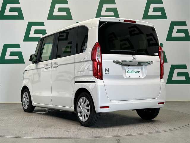 ホンダ Ｎ ＢＯＸ L 鹿児島県 2023(令5)年 4.7万km プラチナホワイトパール 社外ナビ/(DVD/CD)/バックカメラ/ETC/Honda SENSING/　・衝突軽減ブレーキ〈CMBS〉/　・誤発進抑制機能/　・歩行者事故低減ステアリング/　・路外逸脱抑制機能/　・ACC〈アダプティブ・クルーズ・コントロール〉/　・LKAS〈車線維持支援システム〉/　・先行車発進お知らせ機能/　・標識認識機能/　・後方誤発進抑制機能/　・オートハイビーム/前席シートヒーター/電動パーキングブレーキ/ブレーキホールド/ステアリングリモコン/電動格納ミラー/ロールサンシェード/後席テーブル