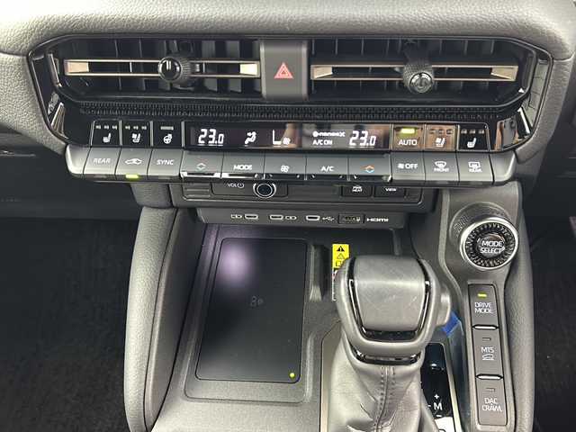 トヨタ ランドクルーザー ２５０ ZX ファーストエディション 大阪府 2024(令6)年 2.2万km プラチナホワイトパールマイカ JBLプレミアムサウンドシステム/チルト＆スライド電動ムーンルーフ/ルーフレール/純正12.3インチディスプレイオーディオplus/【AM/FM/Bluetooth/フルセグTV/HDMI】/パノラミックビューモニター/茶色本革シート/デジタルインナーミラー/置くだけ充電/カラーヘッドアップディスプレイ/挟み込み防止機能付きハンズフリーパワーバックドア/前後ドライブレコーダー【TZ-DR500】/パドルシフト/純正18インチAW/純正フロアマット/トヨタ チームメイト【アドバンスト ドライブ】/トヨタセーフティセンス/・プリクラッシュセーフティ/・レーントレーシングアシスト/・レーンディパーチャーアラート/・アダプティブハイビームシステム/・ロードサインアシスト/・ドライバー異常時対応システム/・プロアクティブドライビングアシスト/・発進遅れ告知機能/・フロントクロストラフィックアラート/・レーンチェンジアシスト/ブラインドスポットモニター/ISOFIX