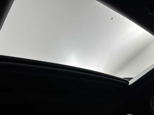 トヨタ ランドクルーザー ２５０ ZX ファーストエディション 大阪府 2024(令6)年 2.2万km プラチナホワイトパールマイカ JBLプレミアムサウンドシステム/チルト＆スライド電動ムーンルーフ/ルーフレール/純正12.3インチディスプレイオーディオplus/【AM/FM/Bluetooth/フルセグTV/HDMI】/パノラミックビューモニター/茶色本革シート/デジタルインナーミラー/置くだけ充電/カラーヘッドアップディスプレイ/挟み込み防止機能付きハンズフリーパワーバックドア/前後ドライブレコーダー【TZ-DR500】/パドルシフト/純正18インチAW/純正フロアマット/トヨタ チームメイト【アドバンスト ドライブ】/トヨタセーフティセンス/・プリクラッシュセーフティ/・レーントレーシングアシスト/・レーンディパーチャーアラート/・アダプティブハイビームシステム/・ロードサインアシスト/・ドライバー異常時対応システム/・プロアクティブドライビングアシスト/・発進遅れ告知機能/・フロントクロストラフィックアラート/・レーンチェンジアシスト/ブラインドスポットモニター/ISOFIX