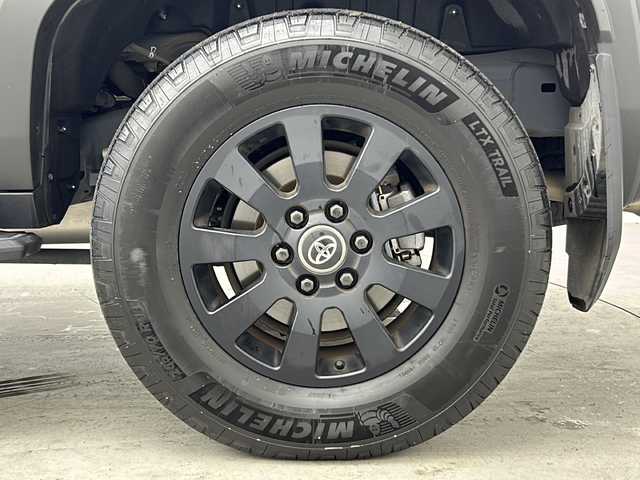 トヨタ ランドクルーザー ２５０ ZX ファーストエディション 大阪府 2024(令6)年 2.2万km プラチナホワイトパールマイカ JBLプレミアムサウンドシステム/チルト＆スライド電動ムーンルーフ/ルーフレール/純正12.3インチディスプレイオーディオplus/【AM/FM/Bluetooth/フルセグTV/HDMI】/パノラミックビューモニター/茶色本革シート/デジタルインナーミラー/置くだけ充電/カラーヘッドアップディスプレイ/挟み込み防止機能付きハンズフリーパワーバックドア/前後ドライブレコーダー【TZ-DR500】/パドルシフト/純正18インチAW/純正フロアマット/トヨタ チームメイト【アドバンスト ドライブ】/トヨタセーフティセンス/・プリクラッシュセーフティ/・レーントレーシングアシスト/・レーンディパーチャーアラート/・アダプティブハイビームシステム/・ロードサインアシスト/・ドライバー異常時対応システム/・プロアクティブドライビングアシスト/・発進遅れ告知機能/・フロントクロストラフィックアラート/・レーンチェンジアシスト/ブラインドスポットモニター/ISOFIX