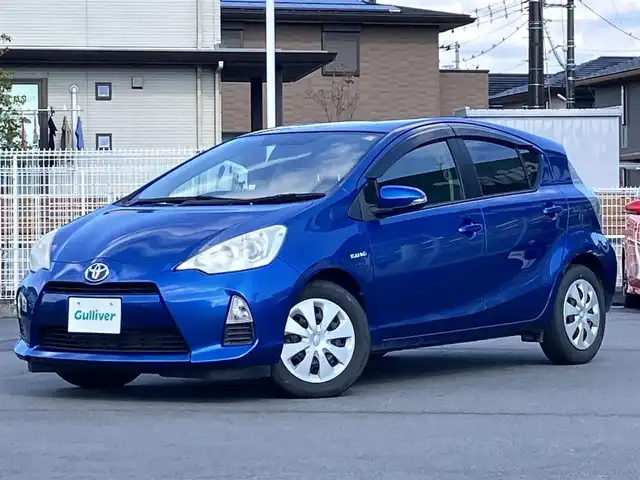 トヨタ アクア S 静岡県 2012(平24)年 6.4万km コバルトブルーメタリック ドライブレコーダー前後／ＥＴＣ／オートエアコン／Ｗエアバッグ／パワーステアリング／パワーウィンドウ／ＣＤ．ＣＤチェンジャー／純正フロアマット／布シート／ＡＢＳ／横滑り防止装置／ハロゲンヘッドライト