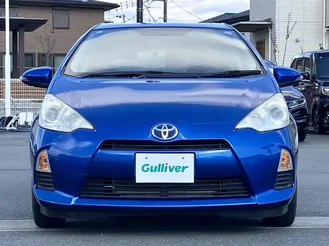 トヨタ アクア S 静岡県 2012(平24)年 6.4万km コバルトブルーメタリック ドライブレコーダー前後／ＥＴＣ／オートエアコン／Ｗエアバッグ／パワーステアリング／パワーウィンドウ／ＣＤ．ＣＤチェンジャー／純正フロアマット／布シート／ＡＢＳ／横滑り防止装置／ハロゲンヘッドライト