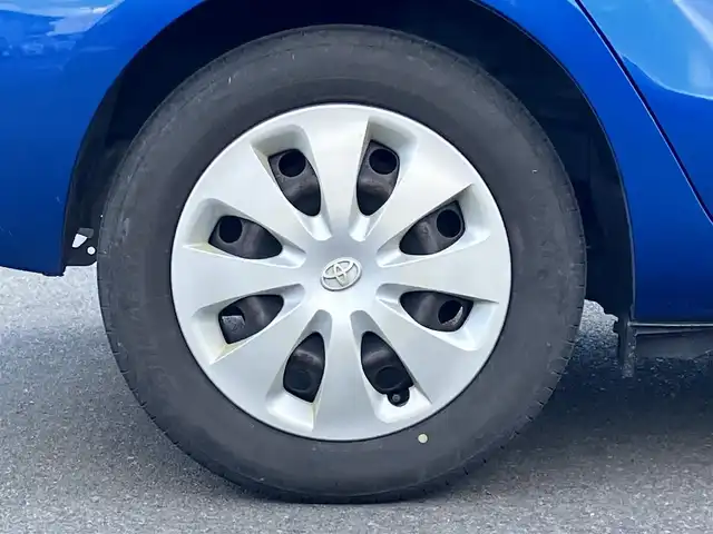 トヨタ アクア S 静岡県 2012(平24)年 6.4万km コバルトブルーメタリック ドライブレコーダー前後／ＥＴＣ／オートエアコン／Ｗエアバッグ／パワーステアリング／パワーウィンドウ／ＣＤ．ＣＤチェンジャー／純正フロアマット／布シート／ＡＢＳ／横滑り防止装置／ハロゲンヘッドライト