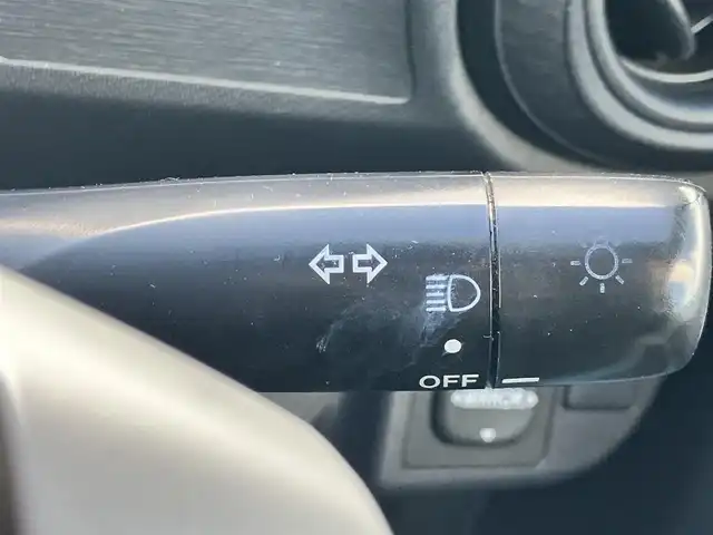 トヨタ アクア S 静岡県 2012(平24)年 6.4万km コバルトブルーメタリック ドライブレコーダー前後／ＥＴＣ／オートエアコン／Ｗエアバッグ／パワーステアリング／パワーウィンドウ／ＣＤ．ＣＤチェンジャー／純正フロアマット／布シート／ＡＢＳ／横滑り防止装置／ハロゲンヘッドライト