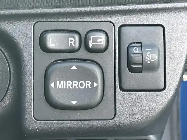 トヨタ アクア S 静岡県 2012(平24)年 6.4万km コバルトブルーメタリック ドライブレコーダー前後／ＥＴＣ／オートエアコン／Ｗエアバッグ／パワーステアリング／パワーウィンドウ／ＣＤ．ＣＤチェンジャー／純正フロアマット／布シート／ＡＢＳ／横滑り防止装置／ハロゲンヘッドライト