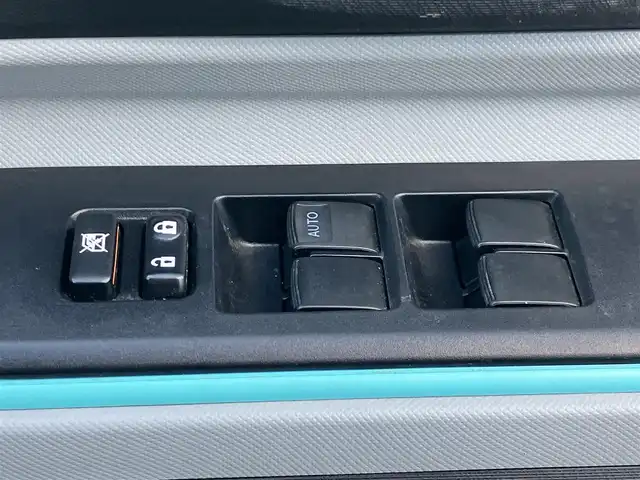 トヨタ アクア S 静岡県 2012(平24)年 6.4万km コバルトブルーメタリック ドライブレコーダー前後／ＥＴＣ／オートエアコン／Ｗエアバッグ／パワーステアリング／パワーウィンドウ／ＣＤ．ＣＤチェンジャー／純正フロアマット／布シート／ＡＢＳ／横滑り防止装置／ハロゲンヘッドライト