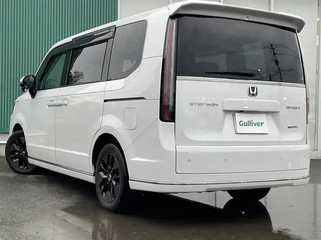 ホンダ ステップワゴン スパーダ eHEV 福岡県 2022(令4)年 4.4万km プラチナホワイトパール 横滑り防止機能/レーンキープアシスト/衝突被害軽減システム/バックカメラ/ACC/ビルトインETC/純正ナビ/フルセグTV/Bluetooth/USB/１２Vソケット/HDMI/純正フロアマット/純正AW/Dualエアコン/ハーフレザーシート/シートメモリー/シートヒーター/エアシート/オートマチックハイビーム