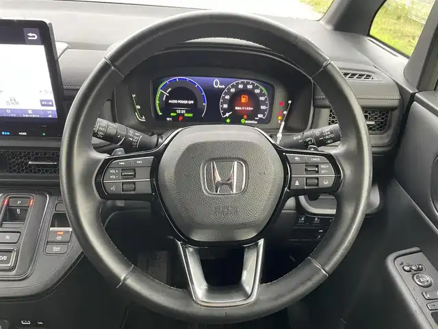 ホンダ ステップワゴン スパーダ eHEV 福岡県 2022(令4)年 4.4万km プラチナホワイトパール 横滑り防止機能/レーンキープアシスト/衝突被害軽減システム/バックカメラ/ACC/ビルトインETC/純正ナビ/フルセグTV/Bluetooth/USB/１２Vソケット/HDMI/純正フロアマット/純正AW/Dualエアコン/ハーフレザーシート/シートメモリー/シートヒーター/エアシート/オートマチックハイビーム