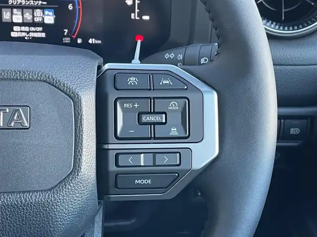 トヨタ ランドクルーザー ２５０ VX 東京都 2025(令7)年 0.2万km ブラック プリクラッシュセーフティ/レーントレーシングアシスト/レーンディパーチャーアラート/12.3インチ純正メーカーナビ/フルセグテレビ/Bluetooth/USB HDMI接続/サンルーフ/レザーシート/シートーヒーター/シートベンチレーション/デジタルインナーミラー/パノラマモニター/3眼LEDヘッドライト/パワーバックドア/ルーフレール/スマートキー/ステアリングヒーター/クルーズコントロール