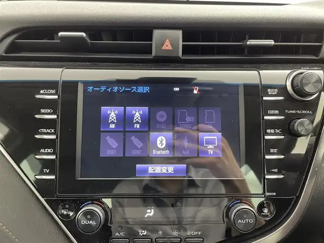 トヨタ カムリ G レザーパッケージ 群馬県 2018(平30)年 7万km プラチナホワイトパールマイカ 純正8インチT-Connect SDナビゲーションシステム/・AM/FM/CD/SD/・Bluetooth/AUX/USB/・DVD/Blu-ray/ETC2.0ユニット（ビルトイン）ナビ連動タイプ/バックカメラ/トヨタセーフティセンス/・プリクラッシュセーフティ/・レーンディパーチャーアラート/・レーダークルーズコントロール（全車速追従機能付）/・オートマチックハイビーム/本革シート/前席パワーシート/シートヒーター/電動パーキングブレーキ/オートブレーキホールド/Bi-Beam LEDヘッドランプ（オートレベリング機能付）/カラーヘッドアップディスプレイ/純正17インチアルミホイール/純正フロアマット