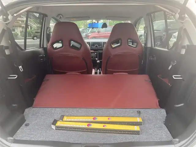 スズキ アルト ワークス 兵庫県 2016(平28)年 4.1万km シルバー 社外オーディオ/Bluetooth/CD/USB/FM/プッシュスタート/社外ステアリング/5速MT/オートゲージ ブースト計/電動格納ミラー/純正フロアマット/ドライブレコーダー前後/スマートキー/ロールバー/社外エアロ/社外アルミホイール/KYBサスペンション/Ignite VSD alpha 16V（点火コイル電圧ブースト）/GReddy インタークーラー/スポーツペダル/フォグランプ/ドアバイザー/取扱説明書/保証書/AAC/スマートキー×2