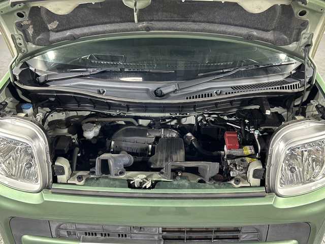 スズキ スペーシア HYBRID X 2トーン 沖縄県 2018(平30)年 5.6万km ツールグリーンパールメタリック/ブラック2トーン 県外仕入れ/禁煙車/両側パワースライドドア/純正ナビ/（フルセグTV/CD/DVD/FM/AM/BT）/全方位カメラ/ステアリングリモコン/デュアルセンサーブレーキサポート/ヘッドアップディスプレイ/運転席シートヒーター/リアコーナーセンサー/ETC/電動格納ミラー/ライトレベライザー/純正サンシェード/純正ホイールキャップ