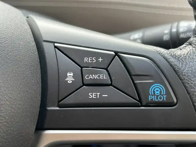 日産 セレナ e－パワー ハイウェイスター V 富山県 2018(平30)年 7.8万km マルーンレッド 2トーン 純正９型ナビ/フルセグＴＶ／Ｂｌｕｅｔｏｏｔｈ/フリップダウンモニター/アラウンドビューモニター/デジタルインナーミラー/ステアリングヒーター/プロパイロット/両側電動スライドドア/ＬＥＤヘッドライト/レーンキープアシスト/ドライブレコーダー/電動パーキング/オートホールド/スペアキー1本/保証書有り