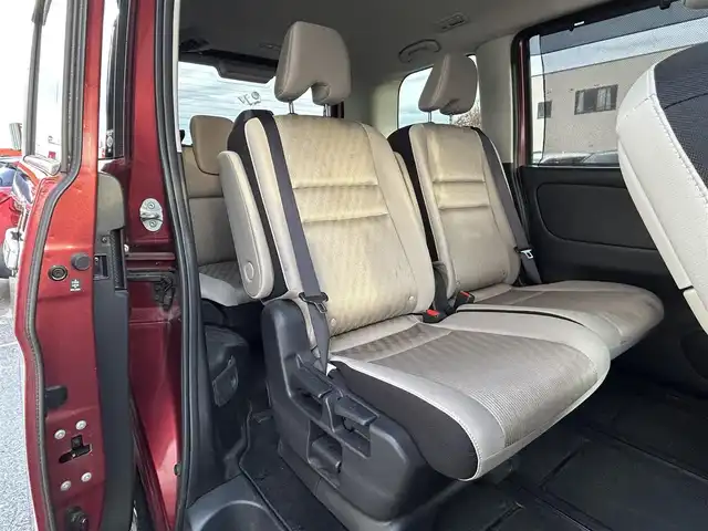 日産 セレナ e－パワー ハイウェイスター V 富山県 2018(平30)年 7.8万km マルーンレッド 2トーン 純正９型ナビ/フルセグＴＶ／Ｂｌｕｅｔｏｏｔｈ/フリップダウンモニター/アラウンドビューモニター/デジタルインナーミラー/ステアリングヒーター/プロパイロット/両側電動スライドドア/ＬＥＤヘッドライト/レーンキープアシスト/ドライブレコーダー/電動パーキング/オートホールド/スペアキー1本/保証書有り