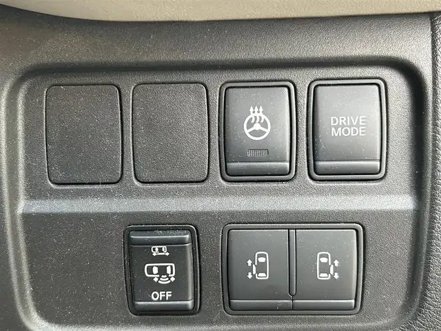 日産 セレナ e－パワー ハイウェイスター V 富山県 2018(平30)年 7.8万km マルーンレッド 2トーン 純正９型ナビ/フルセグＴＶ／Ｂｌｕｅｔｏｏｔｈ/フリップダウンモニター/アラウンドビューモニター/デジタルインナーミラー/ステアリングヒーター/プロパイロット/両側電動スライドドア/ＬＥＤヘッドライト/レーンキープアシスト/ドライブレコーダー/電動パーキング/オートホールド/スペアキー1本/保証書有り