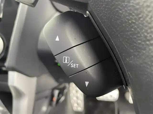 スバル フォレスター S－リミテッド 富山県 2015(平27)年 6.9万km クリスタルホワイトP 4WD/社外ナビ（AM/FM/CD/DVD/SD/USB/BT）/フルセグTV/衝突被害軽減ブレーキ/レーンキープアシスト/アダプティブクルーズコントロール/オートライト/電動リアゲート/ＥＴＣ　/ドライブレコーダー/パドルシフト　/ハーフレザーシート/前席席シートヒーター／パワーシート/純正18インチAW/純正フロアマット/プッシュスタート