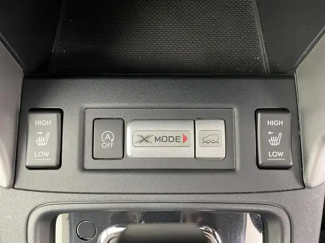 スバル フォレスター S－リミテッド 富山県 2015(平27)年 6.9万km クリスタルホワイトP 4WD/社外ナビ（AM/FM/CD/DVD/SD/USB/BT）/フルセグTV/衝突被害軽減ブレーキ/レーンキープアシスト/アダプティブクルーズコントロール/オートライト/電動リアゲート/ＥＴＣ　/ドライブレコーダー/パドルシフト　/ハーフレザーシート/前席席シートヒーター／パワーシート/純正18インチAW/純正フロアマット/プッシュスタート