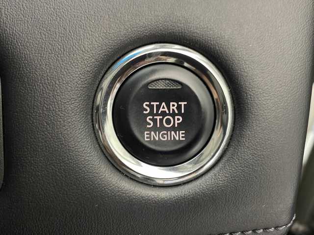 三菱 デリカＤ：５ G パワーパッケージ 宮崎県 2021(令3)年 5万km ウォームホワイトパール e-Assist/〇衝突被害軽減ブレーキシステム［FCM］/〇誤発進抑制機能（前進時）/〇車線逸脱警報システム［LDW］/〇オートマチックハイビーム［AHB］/〇レーダークルーズコントロールシステム［ACC］/純正10.1型SDナビ/フルセグTV/CD/DVD/Bluetooth/HDMI/マルチアラウンドモニター/両側パワースライドドア/電動サイドステップ/パワーバックドア/パワーシート/シートヒーター/レザー調シートカバー/LEDヘッドライト/純正18インチAW/ビルトインETC/アイドリングストップ/スマートキー×2/保証書