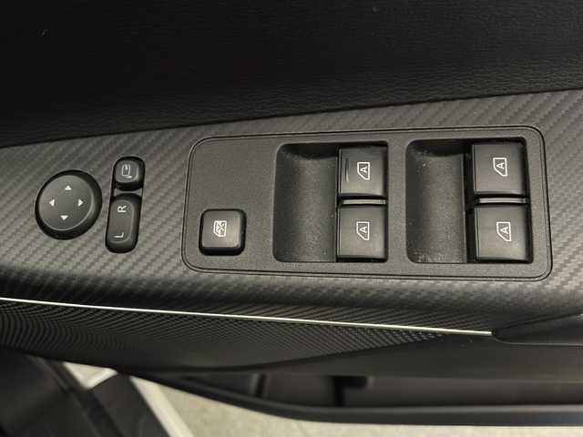 三菱 デリカＤ：５ G パワーパッケージ 宮崎県 2021(令3)年 5万km ウォームホワイトパール e-Assist/〇衝突被害軽減ブレーキシステム［FCM］/〇誤発進抑制機能（前進時）/〇車線逸脱警報システム［LDW］/〇オートマチックハイビーム［AHB］/〇レーダークルーズコントロールシステム［ACC］/純正10.1型SDナビ/フルセグTV/CD/DVD/Bluetooth/HDMI/マルチアラウンドモニター/両側パワースライドドア/電動サイドステップ/パワーバックドア/パワーシート/シートヒーター/レザー調シートカバー/LEDヘッドライト/純正18インチAW/ビルトインETC/アイドリングストップ/スマートキー×2/保証書