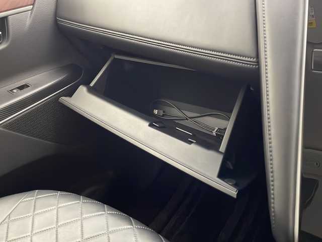 三菱 デリカＤ：５ G パワーパッケージ 宮崎県 2021(令3)年 5万km ウォームホワイトパール e-Assist/〇衝突被害軽減ブレーキシステム［FCM］/〇誤発進抑制機能（前進時）/〇車線逸脱警報システム［LDW］/〇オートマチックハイビーム［AHB］/〇レーダークルーズコントロールシステム［ACC］/純正10.1型SDナビ/フルセグTV/CD/DVD/Bluetooth/HDMI/マルチアラウンドモニター/両側パワースライドドア/電動サイドステップ/パワーバックドア/パワーシート/シートヒーター/レザー調シートカバー/LEDヘッドライト/純正18インチAW/ビルトインETC/アイドリングストップ/スマートキー×2/保証書