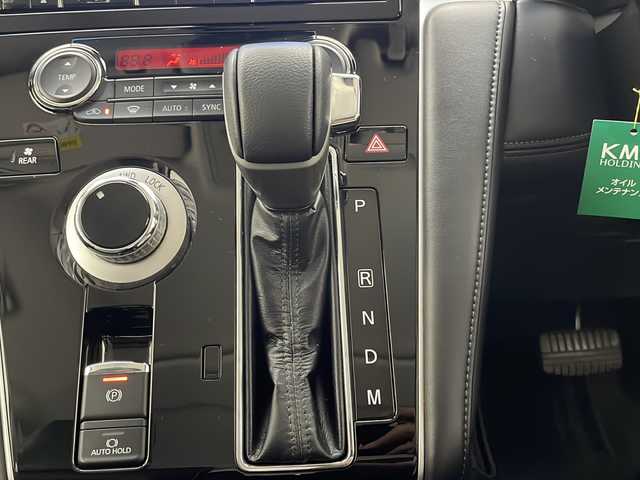 三菱 デリカＤ：５ G パワーパッケージ 宮崎県 2021(令3)年 5万km ウォームホワイトパール e-Assist/〇衝突被害軽減ブレーキシステム［FCM］/〇誤発進抑制機能（前進時）/〇車線逸脱警報システム［LDW］/〇オートマチックハイビーム［AHB］/〇レーダークルーズコントロールシステム［ACC］/純正10.1型SDナビ/フルセグTV/CD/DVD/Bluetooth/HDMI/マルチアラウンドモニター/両側パワースライドドア/電動サイドステップ/パワーバックドア/パワーシート/シートヒーター/レザー調シートカバー/LEDヘッドライト/純正18インチAW/ビルトインETC/アイドリングストップ/スマートキー×2/保証書