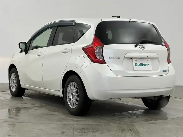 日産 ノート X DIG－S 愛知県 2015(平27)年 3.6万km ブリリアントホワイトパール 純正ナビ/・フルセグTV/・Bluetooth/・CD/DVD/・AM/FM/・USB/・iPod/エマージェンシーブレーキ/車線逸脱警報/横滑り防止装置/プッシュスタート/バックカメラ/14インチアルミホイール/オートライト/ETC/スマートキー