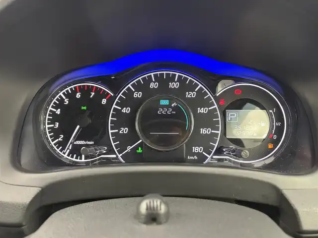 日産 ノート X DIG－S 愛知県 2015(平27)年 3.6万km ブリリアントホワイトパール 純正ナビ/・フルセグTV/・Bluetooth/・CD/DVD/・AM/FM/・USB/・iPod/エマージェンシーブレーキ/車線逸脱警報/横滑り防止装置/プッシュスタート/バックカメラ/14インチアルミホイール/オートライト/ETC/スマートキー