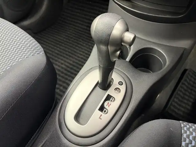 日産 ノート X DIG－S 愛知県 2015(平27)年 3.6万km ブリリアントホワイトパール 純正ナビ/・フルセグTV/・Bluetooth/・CD/DVD/・AM/FM/・USB/・iPod/エマージェンシーブレーキ/車線逸脱警報/横滑り防止装置/プッシュスタート/バックカメラ/14インチアルミホイール/オートライト/ETC/スマートキー