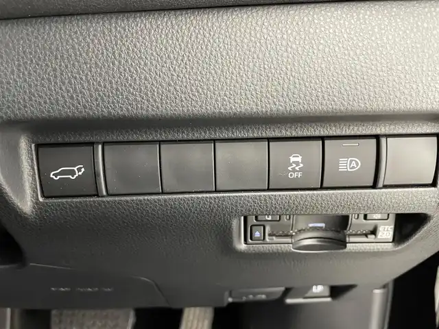 トヨタ ハリアー ハイブリッド G 滋賀県 2024(令6)年 3.3万km ブラック 純正メーカーナビ/バックカメラ/デジタルインナーミラー/ハーフレザーシート/パワーシート/パワーバックドア/オートマチックハイビーム/LEDヘッドライト/追従クルーズコントロール/純正１８AW/スマートキー/ビルトインETC