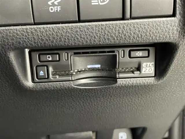 トヨタ ハリアー ハイブリッド G 滋賀県 2024(令6)年 3.3万km ブラック 純正メーカーナビ/バックカメラ/デジタルインナーミラー/ハーフレザーシート/パワーシート/パワーバックドア/オートマチックハイビーム/LEDヘッドライト/追従クルーズコントロール/純正１８AW/スマートキー/ビルトインETC