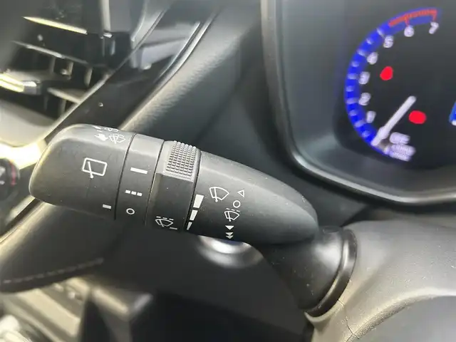 トヨタ カローラツーリング ハイブリッド ダブルバイビー 岡山県 2020(令2)年 7.4万km ホワイトパールクリスタルシャイン 登録時走行距離73409km/モデリスタフルエアロ/純正8インチナビ/フルセグTV(AM.FM.CD.DVD.TV.BT)/バックカメラ/トヨタセーフティセンス/・プリクラッシュセーフティ/・レーンキープアシスト/・レーダークルーズコントロール/・オートマチックハイビーム/ヘッドアップディスプレイ/ビルトインETC/シートヒーター/ステアリングヒーター/クリアランスソナー/オートブレーキホールド/横滑り防止装置/オートライト/アイドリングストップ/USB入力端子/プッシュスタート/17インチ純正AW/純正フロアマット/LEDヘッドライト