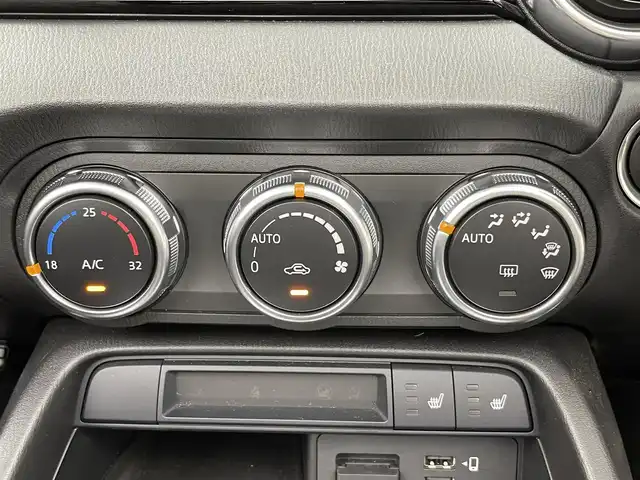 マツダ ロードスター S スペシャルパッケージ 千葉県 2023(令5)年 1.8万km ソウルレッドクリスタルM i-ACTIVSENSE/・スマートシティブレーキサポート/・ブラインドスポットモニタリング/・車線逸脱警報/・パーキングセンサー/マツダコネクト/・CD/DVD/USB/AUX/・Bluetooth/・フルセグ/LEDオートライト/シートヒーター/革巻きステアリング/純正16インチアルミホイール/純正フロアマット/ステアリングスイッチ/プッシュスタート/スマートキー/ETC