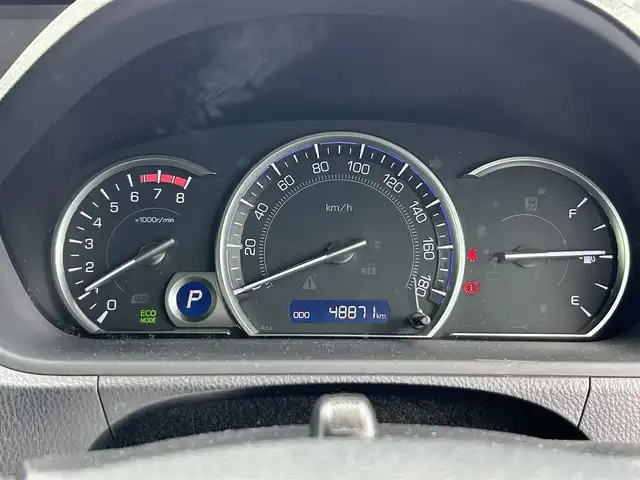 トヨタ エスクァイア Gi 奈良県 2016(平28)年 4.9万km ホワイトパールクリスタルシャイン 純正ナビ　/フルセグ　/Bluetooth　/ビルドインETC　/両側パワスラ　/シートヒーター　/バックカメラ　/クルーズコントロール　/純正フロアマット　/純正アルミホイール　/オートライト　/盗難防止装置/レーンキープアシスト/衝突被害軽減システム