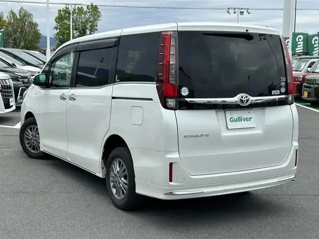 トヨタ エスクァイア Gi 奈良県 2016(平28)年 4.9万km ホワイトパールクリスタルシャイン 純正ナビ　/フルセグ　/Bluetooth　/ビルドインETC　/両側パワスラ　/シートヒーター　/バックカメラ　/クルーズコントロール　/純正フロアマット　/純正アルミホイール　/オートライト　/盗難防止装置/レーンキープアシスト/衝突被害軽減システム
