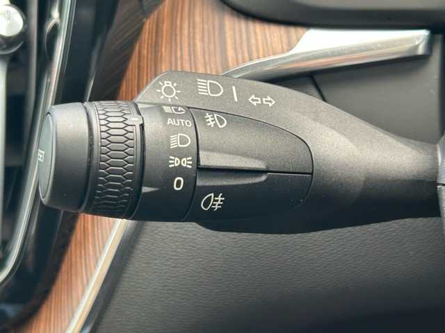 ボルボ ボルボ ＸＣ６０ アルティメット B5 AWD 千葉県 2023(令5)年 1.6万km 白 Google搭載インフォテインメントシステム/harmanKarbon/パノラマガラスルーフ/ヘッドアップディスプレイ/AppleCarPlay/AndroidAuto/Bluetooth/全方位カメラ/ETC/前後ドライブレコーダー/置くだけ充電/パワーバックドア/衝突回避アシスト/ブラインドスポットモニター/レーンキープアシスト/ロードサインアシスト/先行車発進お知らせ/ドライバーアラート/レーダークルーズコントロール/レザーシート/前席パワーシート/全席シートヒーター/前席シートレーター/プッシュスタート/スマートキー/スペアキー×１/純正19インチアルミホイール/純正フロアマット/保証書