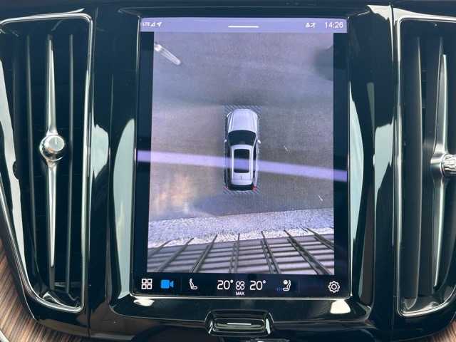 ボルボ ボルボ ＸＣ６０ アルティメット B5 AWD 千葉県 2023(令5)年 1.6万km 白 Google搭載インフォテインメントシステム/harmanKarbon/パノラマガラスルーフ/ヘッドアップディスプレイ/AppleCarPlay/AndroidAuto/Bluetooth/全方位カメラ/ETC/前後ドライブレコーダー/置くだけ充電/パワーバックドア/衝突回避アシスト/ブラインドスポットモニター/レーンキープアシスト/ロードサインアシスト/先行車発進お知らせ/ドライバーアラート/レーダークルーズコントロール/レザーシート/前席パワーシート/全席シートヒーター/前席シートレーター/プッシュスタート/スマートキー/スペアキー×１/純正19インチアルミホイール/純正フロアマット/保証書
