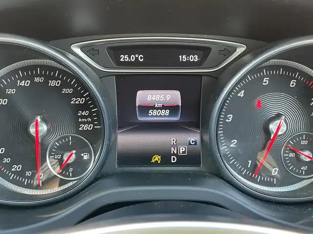 メルセデス・ベンツ ＣＬＡ１８０ Sブレイク　スポーツ 和歌山県 2016(平28)年 5.8万km ガンＭ 後期型/純正8インチナビ/バックカメラ/BT/衝突軽減ブレーキ/レーダークルコン/前後コーナーセンサー/オートライト/ETC2.0 /サンルーフ/キーレスゴー/シートメモリー/パワーシート/ステリモ/電動リアゲート/シートヒーター/パドルシフト