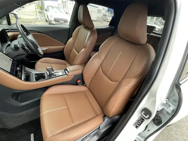 レクサス ＬＢＸ リラックス 石川県 2024(令6)年 1.2万km ソニッククォーツ 純正メモリナビ/（DTV・Bluetooth）/TVキャンセラー/オートパーク/衝突軽減/レーンキープアシスト/操舵支援/追従機能付きクルーズコントロール/クリアランスソナー/パーキングサポートブレーキ/BSM/パノラマビューモニター/ETC2.0ビルドイン/ドライブレコーダー/革ステアリング/パドルシフト/ステアリングヒーター/茶革シート/D席シートメモリー/D席パワーシート/前席シートヒーター/パワーバックドア/自動防眩ミラー/フロアマット/LEDヘッドライト/フォグランプ/ウィンカーミラー/電格ミラー/オートハイビーム