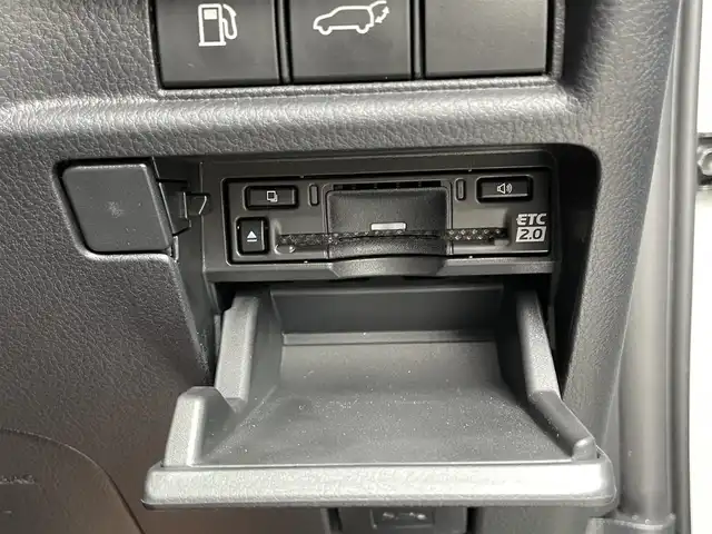 レクサス ＬＢＸ リラックス 石川県 2024(令6)年 1.2万km ソニッククォーツ 純正メモリナビ/（DTV・Bluetooth）/TVキャンセラー/オートパーク/衝突軽減/レーンキープアシスト/操舵支援/追従機能付きクルーズコントロール/クリアランスソナー/パーキングサポートブレーキ/BSM/パノラマビューモニター/ETC2.0ビルドイン/ドライブレコーダー/革ステアリング/パドルシフト/ステアリングヒーター/茶革シート/D席シートメモリー/D席パワーシート/前席シートヒーター/パワーバックドア/自動防眩ミラー/フロアマット/LEDヘッドライト/フォグランプ/ウィンカーミラー/電格ミラー/オートハイビーム