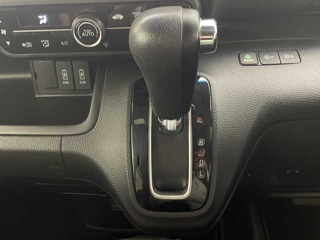 ホンダ Ｎ ＢＯＸ 2トン カスタム G L ホンダセンシング 宮崎県 2018(平30)年 6.6万km クリスタルブラックパール 禁煙車/ホンダセンシング/社外ナビTV/（AVN137M/CD/FMAM/ワンセグTV)/社外バックカメラ/純正LEDオートライト/純正LEDフォグ/純正14インチアルミ/純正エアロ/純正ルーフエンドスポイラー/純正フロアマット/左側電動スライドドア/アダプティブクルーズコントロール/レーンディパーチャーアラート/クリアランスソナー/ウインカードアミラー/オートエアコン（プラズマクラスター）/スマートキー/プッシュエンジンスタート/スマートキー/新車時保証書/取扱い説明書