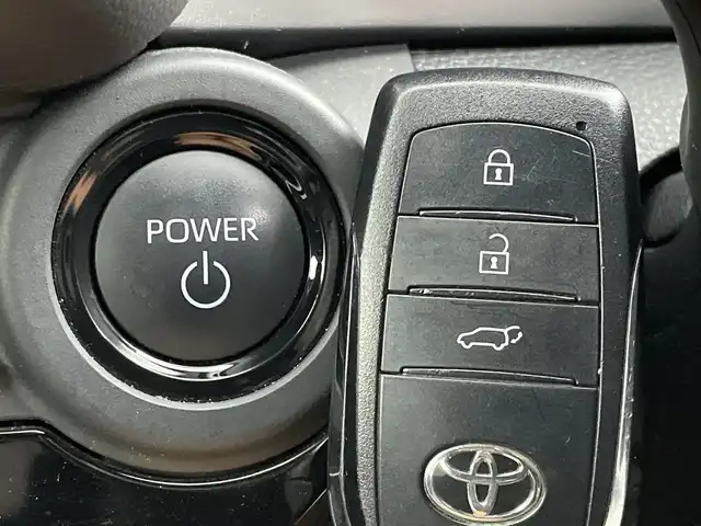 トヨタ クラウン スポーツ Z 新潟県 2024(令6)年 3.4万km パール 純正12.3インチメーカーオプションナビ/ブラインドスポットモニター(BSM)/デジタルインナーミラー/革シート/前席両側パワーシート/前席両側ベンチレーション/ETC2.0/パワーバックドア/全方位カメラ/RS-R　ダウンサス(純正サス積載あり)/LEDライト/法人ワンオーナー/レーザークルーズコントロール/衝突軽減ブレーキ/前後ドライブレコーダー/Miracast/フルセグ